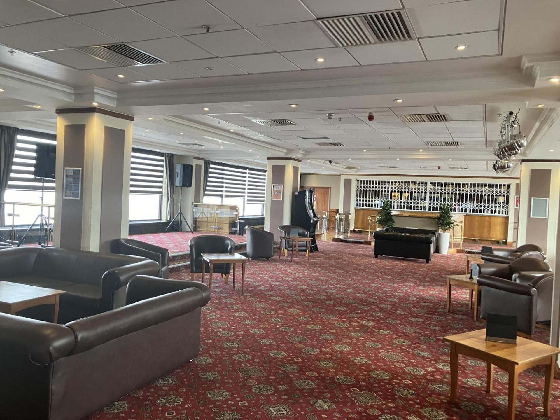 Grand Hotel Blackpool Dış mekan fotoğraf The reception area of the hotel